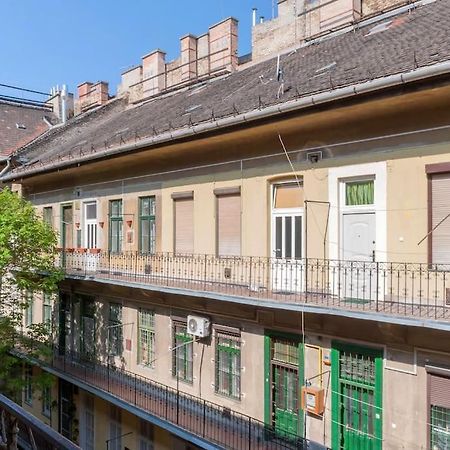 Ferienwohnung Dora'S Calm Nest Over The Chestnut Tree Budapest Exterior foto