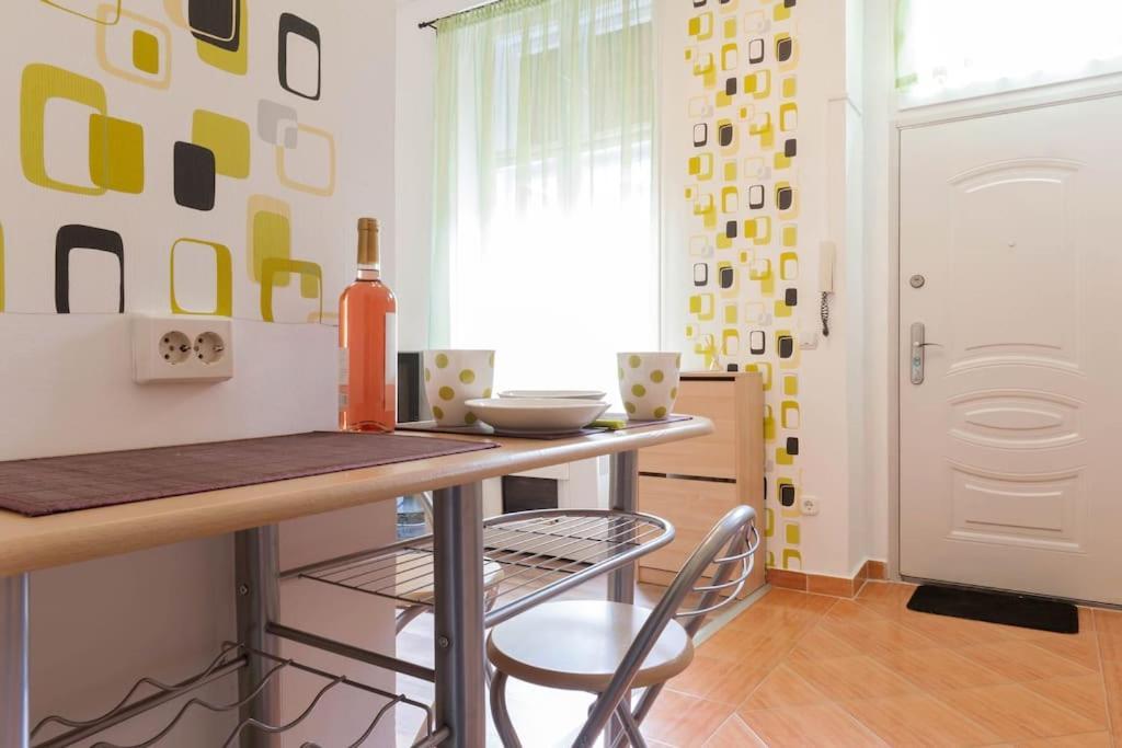 Ferienwohnung Dora'S Calm Nest Over The Chestnut Tree Budapest Exterior foto