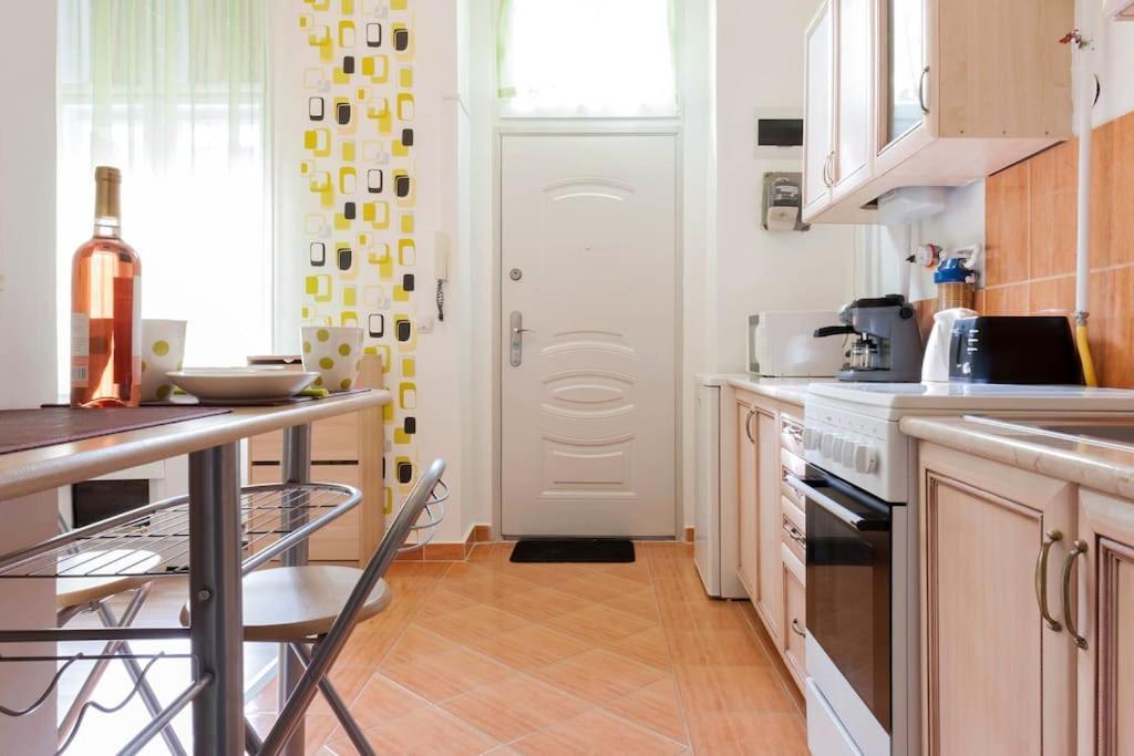 Ferienwohnung Dora'S Calm Nest Over The Chestnut Tree Budapest Exterior foto